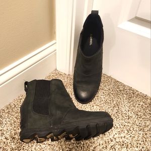 Sorel Joan of Arctic wedge booties EUC